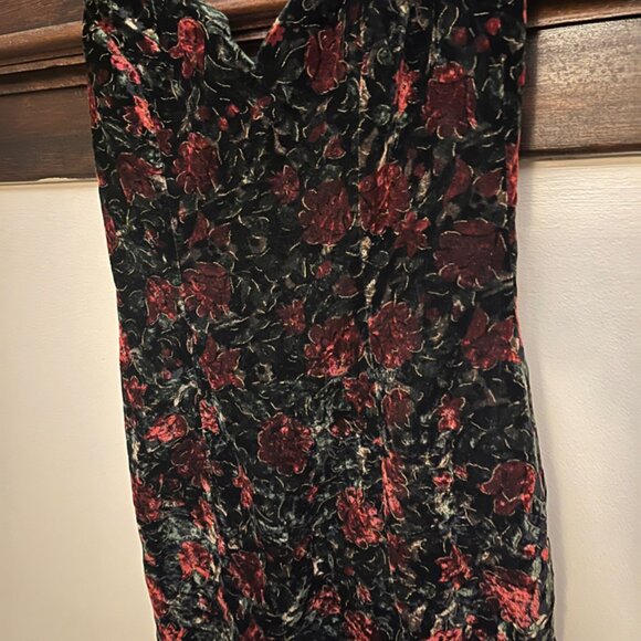 Size 9 dark velvet floral mini dress - Picture 5 of 5